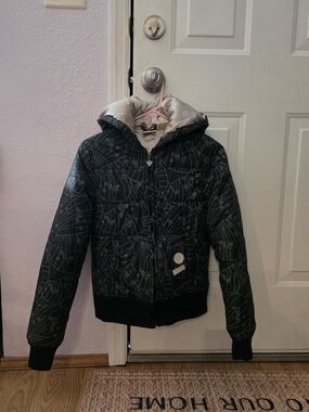 New- Ezekiel Black Patterned Hooded Puffer Jacket for Womens Small